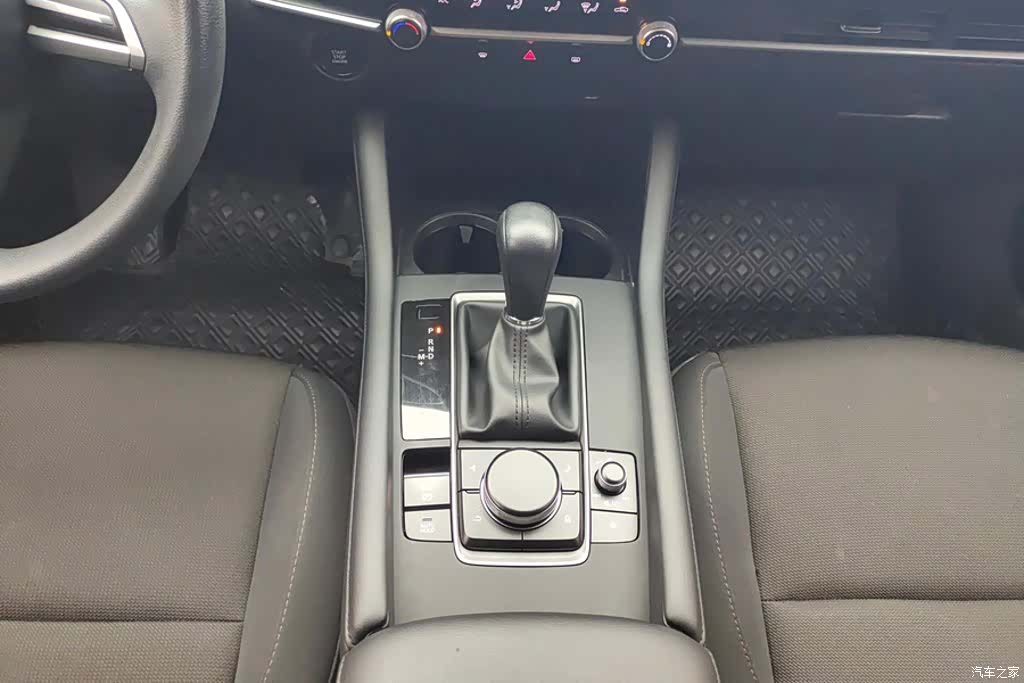 Mazda Mazda3, 2022 16