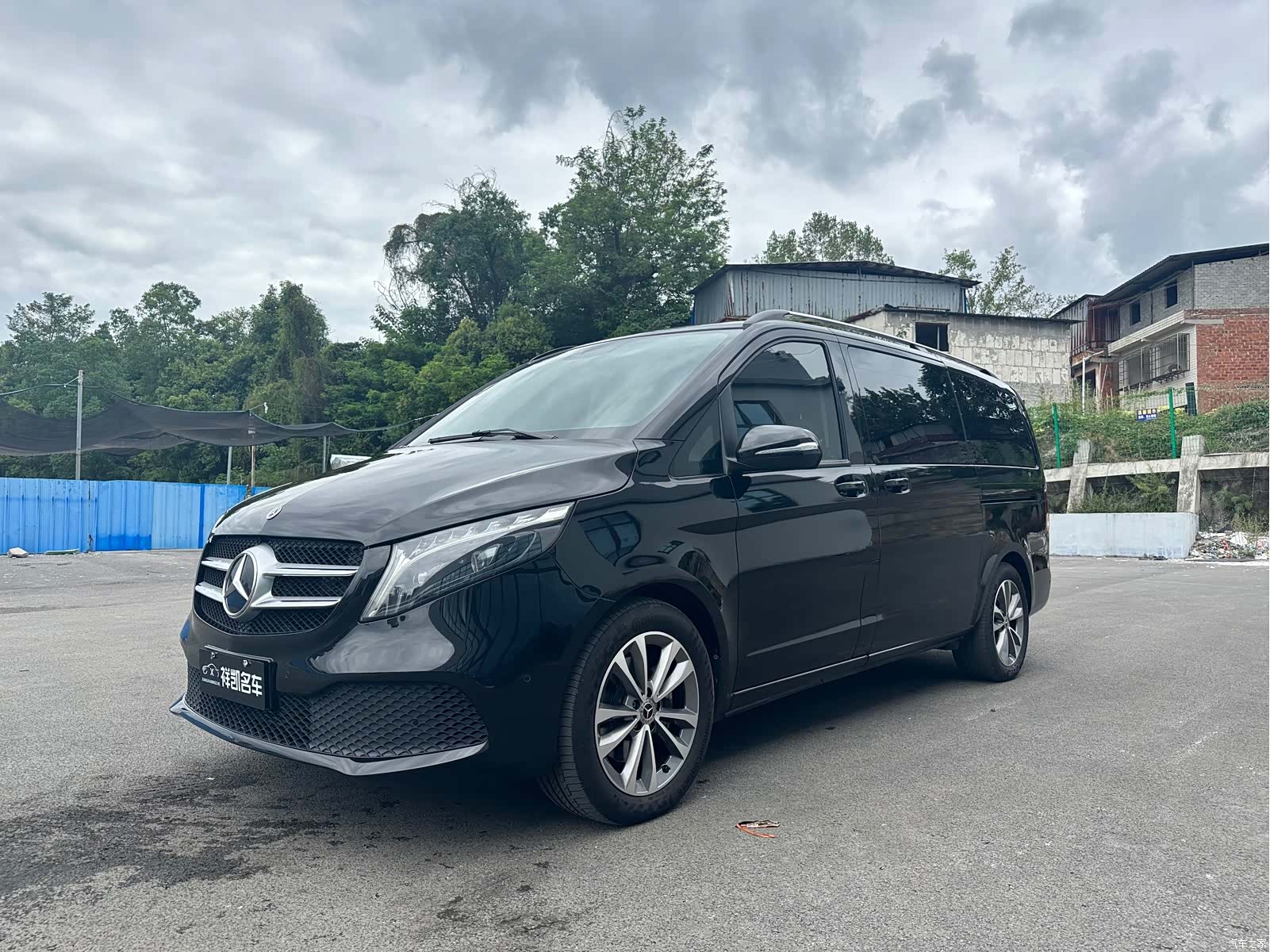 Mercedes-Benz V-Class