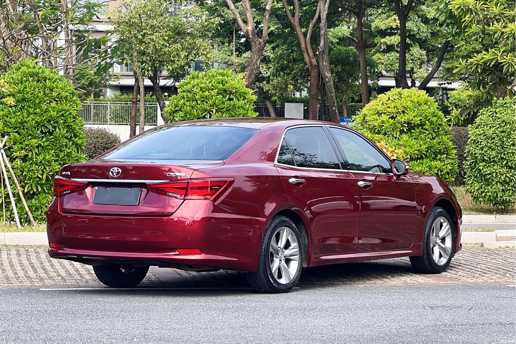 Toyota Crown, 2015 13