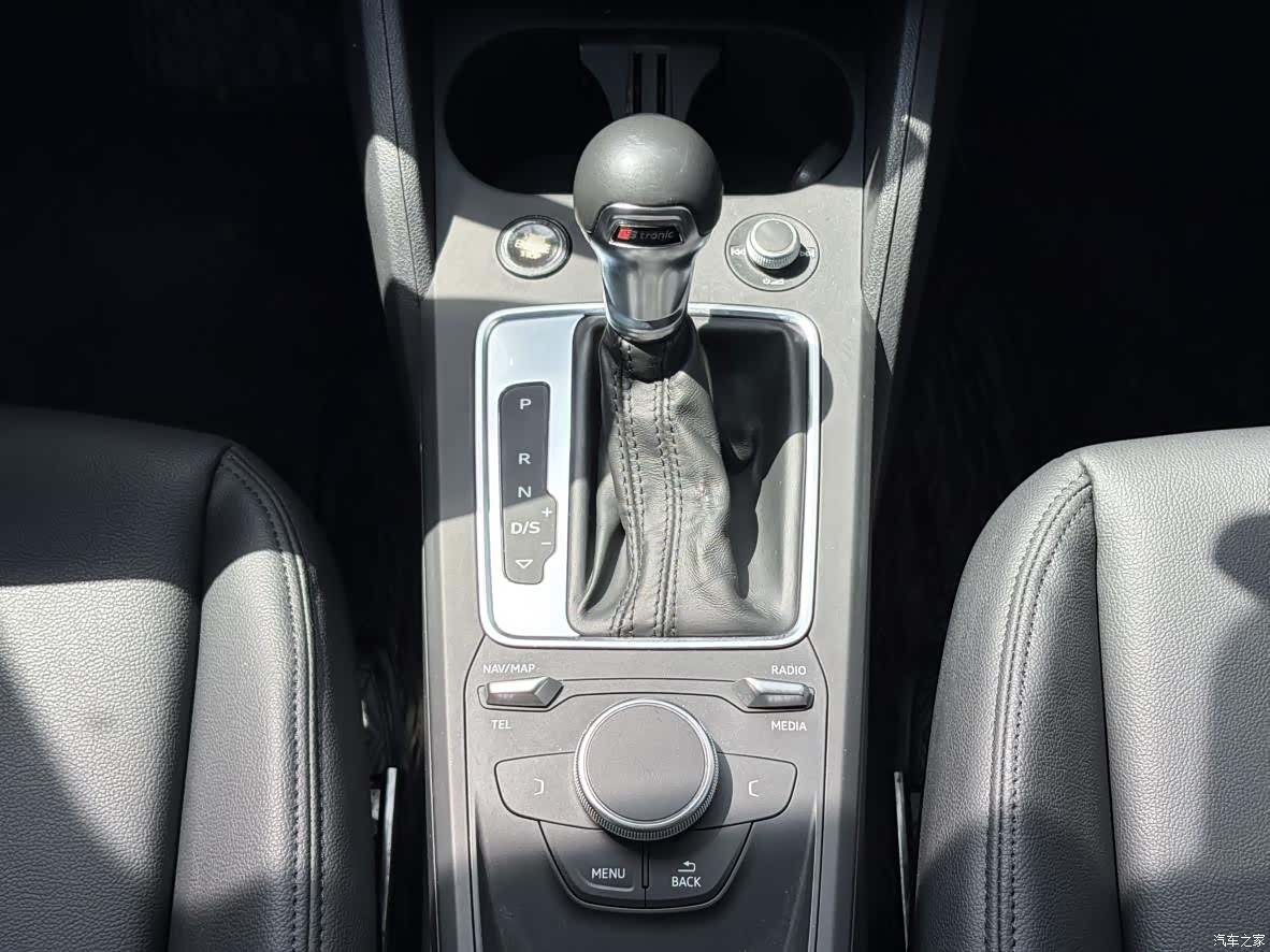 Audi Q2L, 2020 13