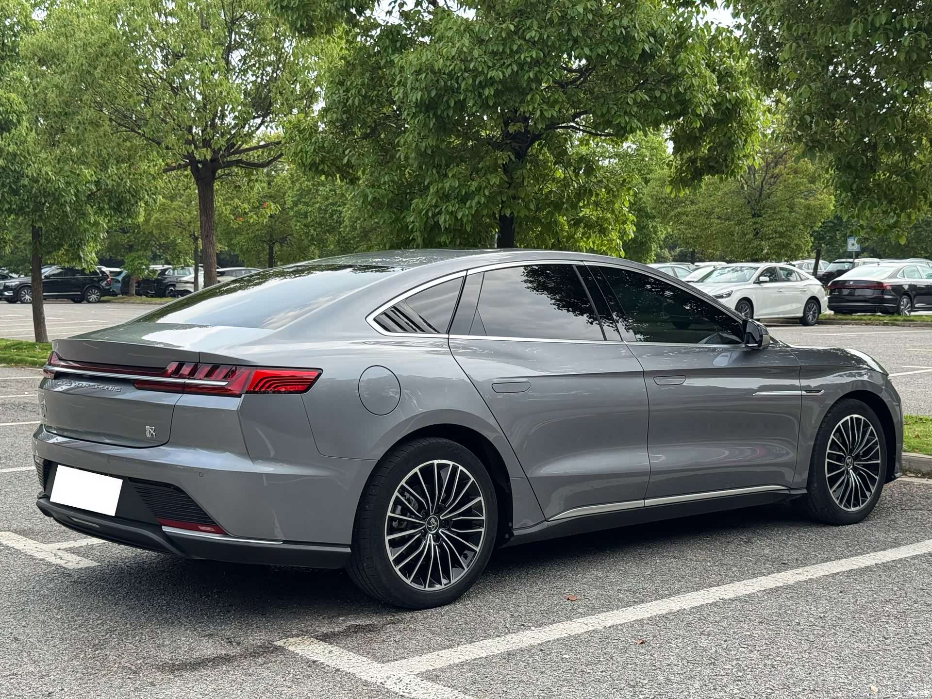BYD Han, 2022 16