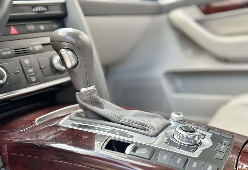 Audi A6L, 2011 6