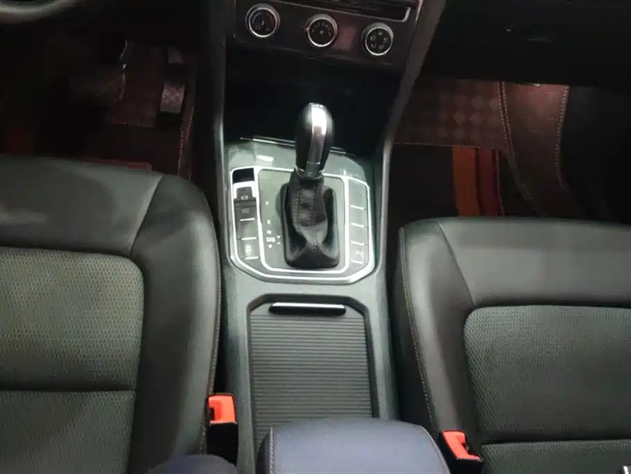 Volkswagen Golf*Jiayu