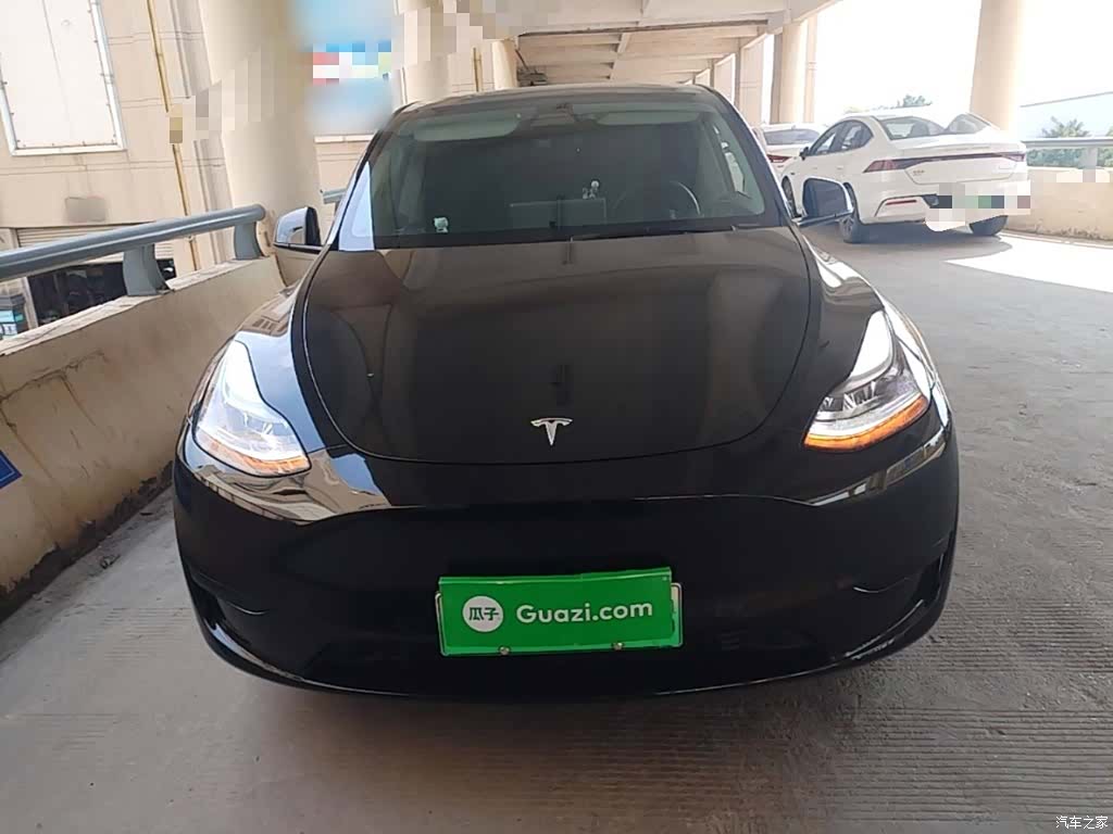 Tesla Model Y, 2022 3