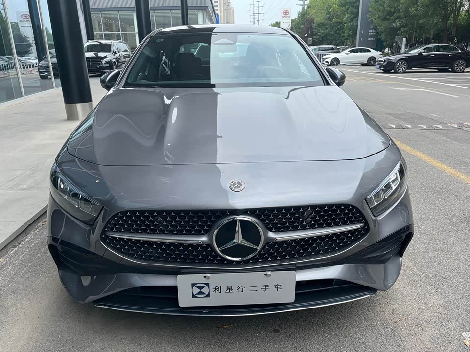 Mercedes-Benz Class A Mercedes-Benz Class A