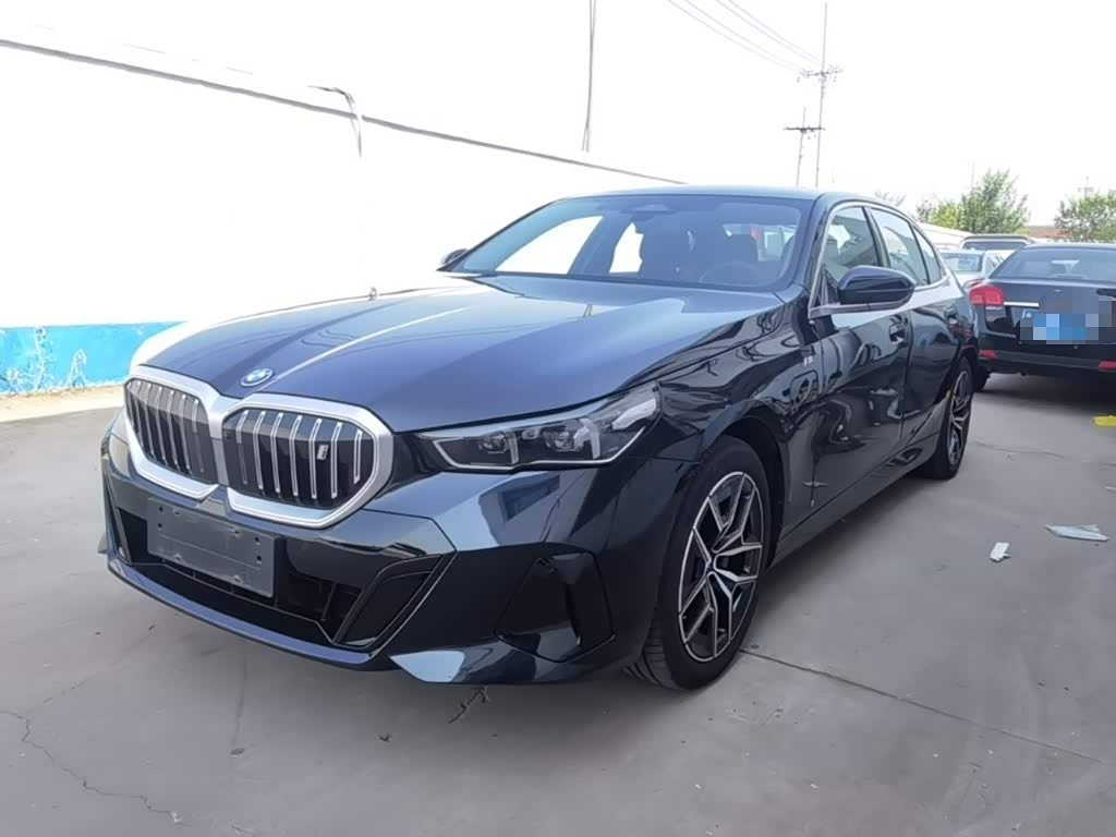 BMW i5