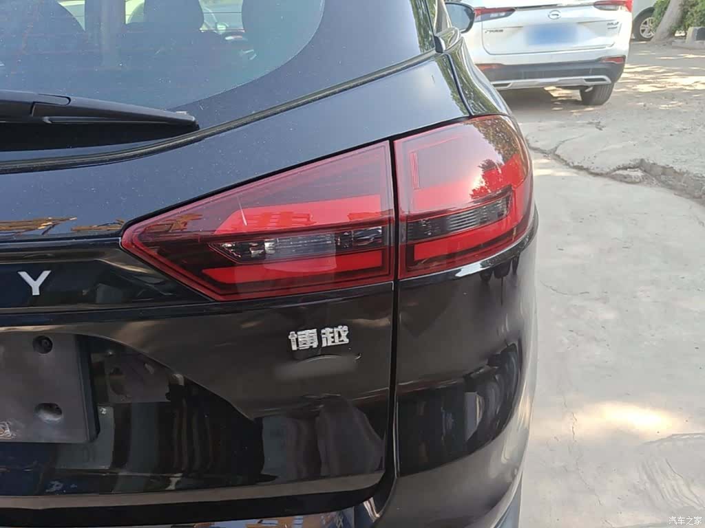 Geely Boyue, 2022 8