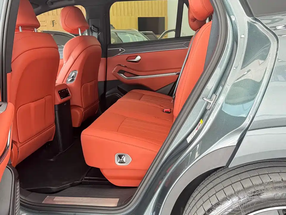 BYD Tang L