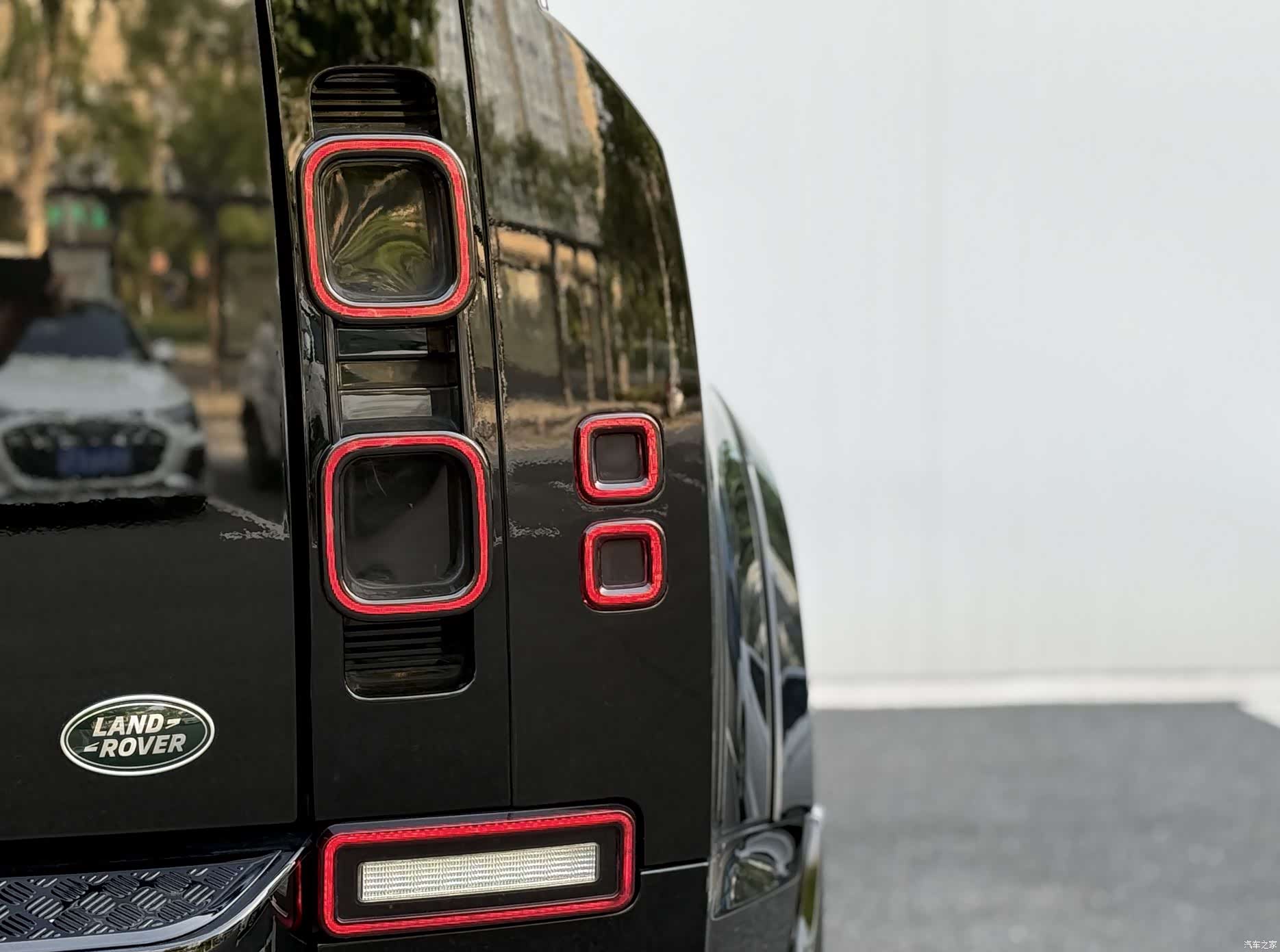 Land Rover Defender, 2025 27