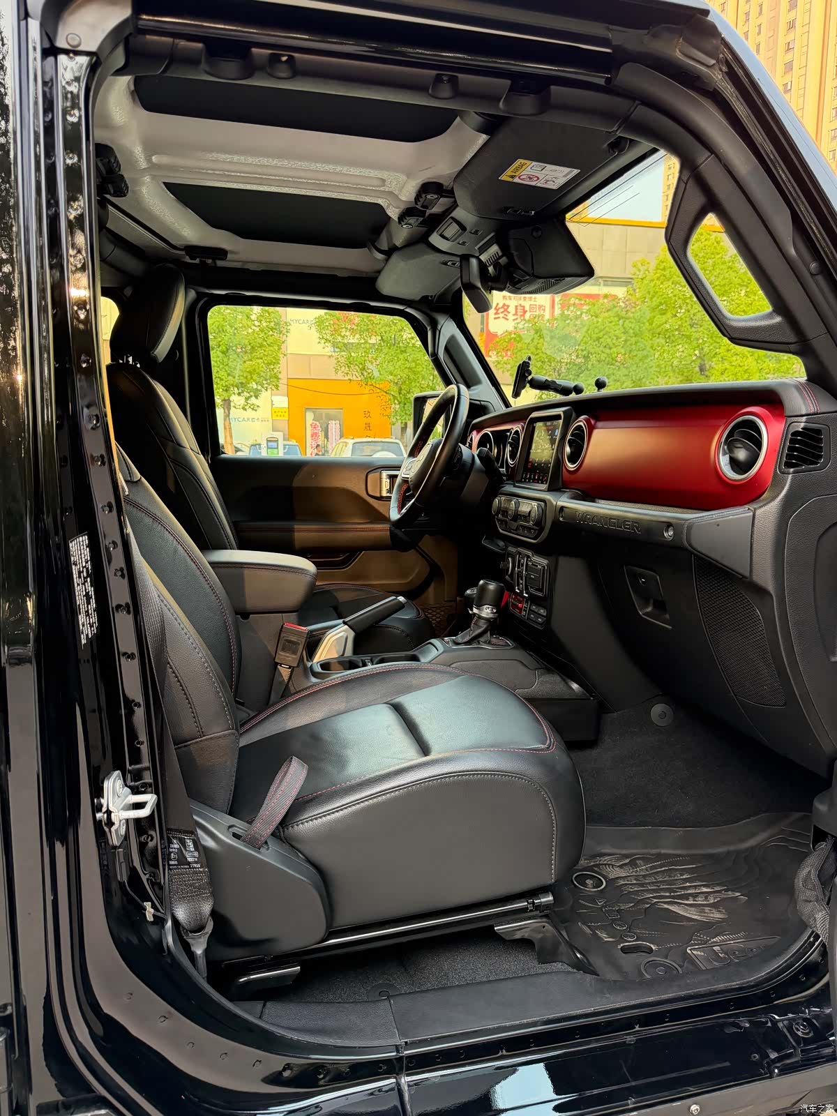 Jeep Wrangler, 2026 13