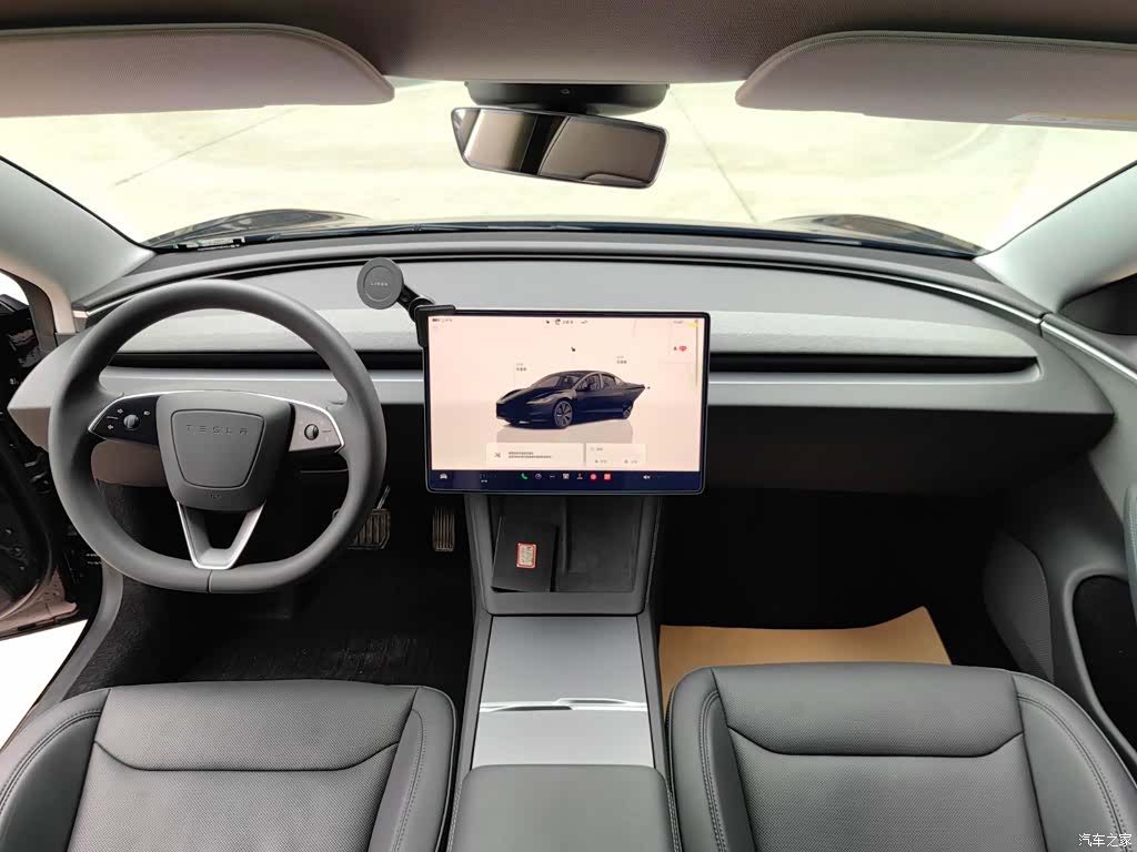 Tesla Model 3, 2024 9