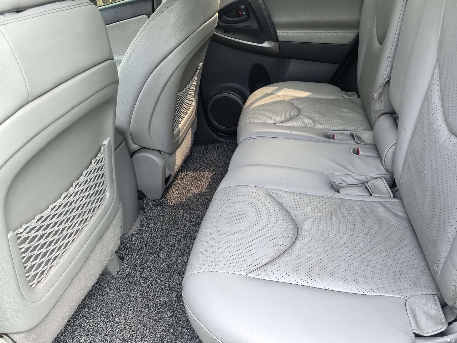 Toyota RAV4, 2008 9