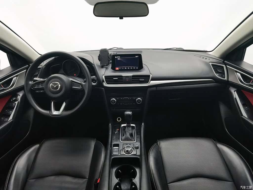 Mazda Mazda3, 2018 все фото