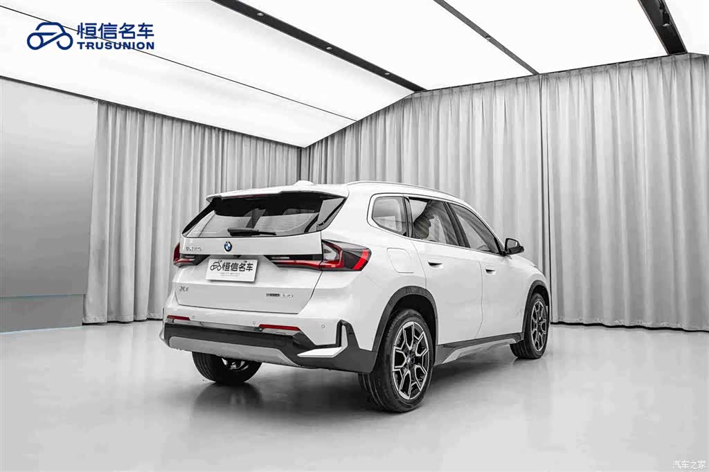 BMW X1, 2023 все фото