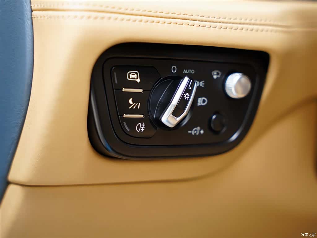 Bentley Bentayga, 2017 37
