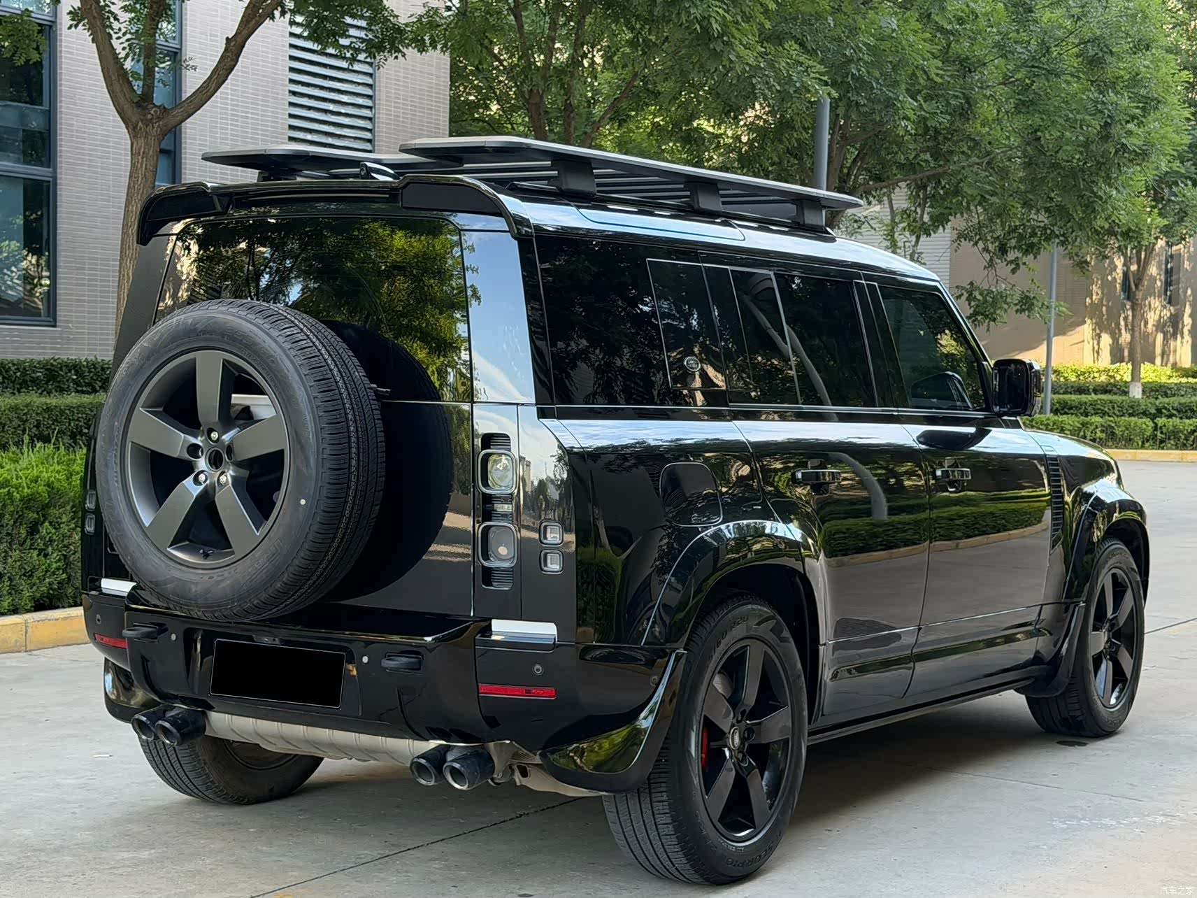 Land Rover Defender, 2024 19