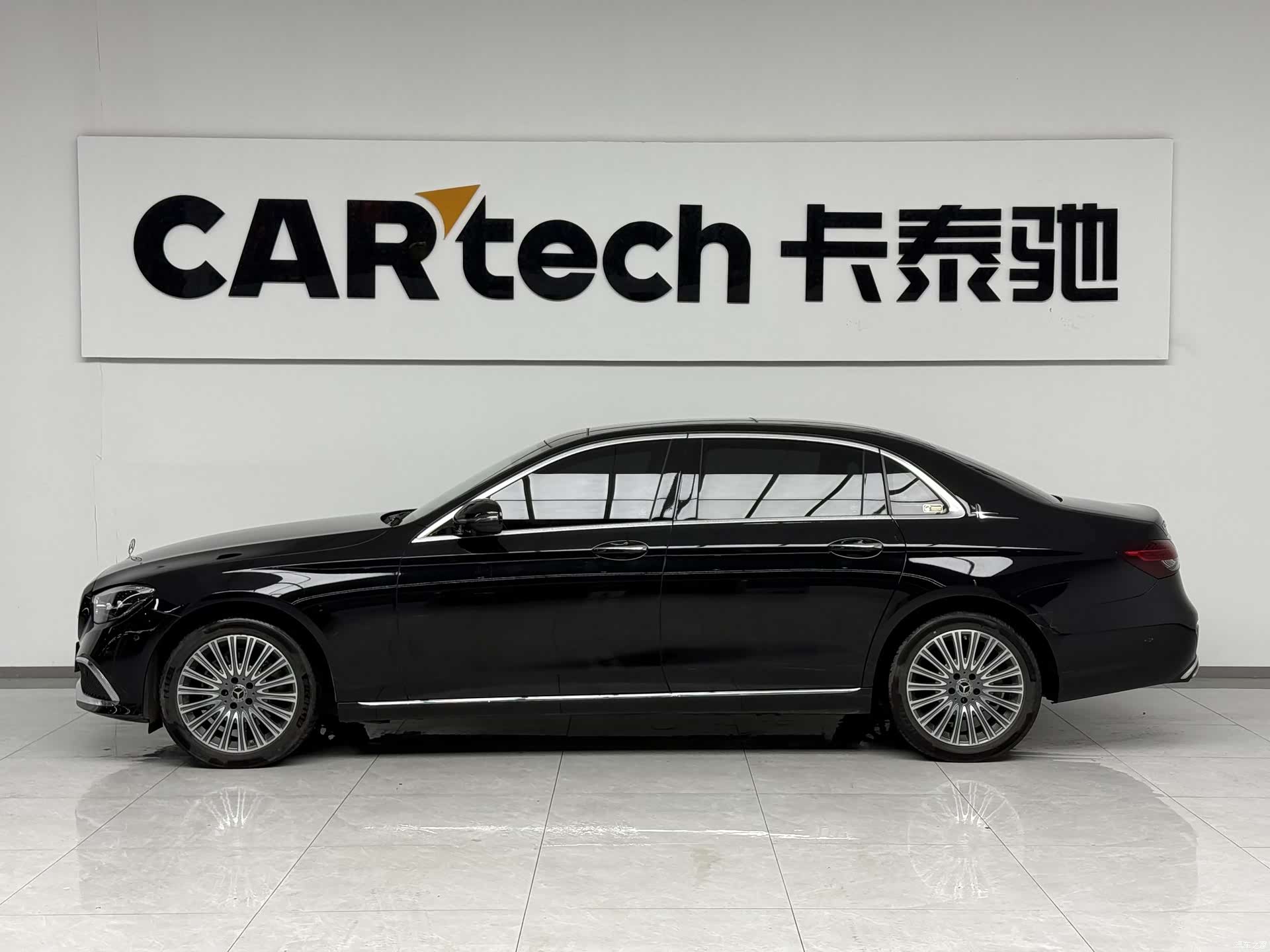 Mercedes-Benz E-Class, 2023 4