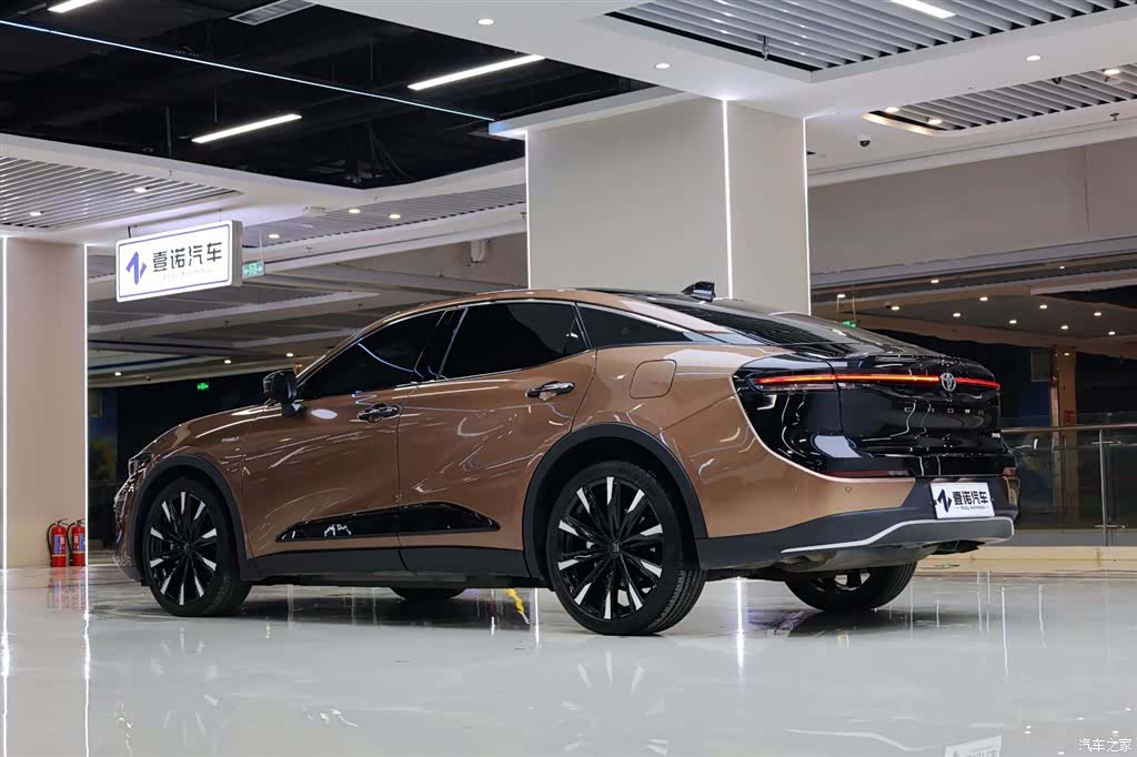 Toyota Crown, 2024 4