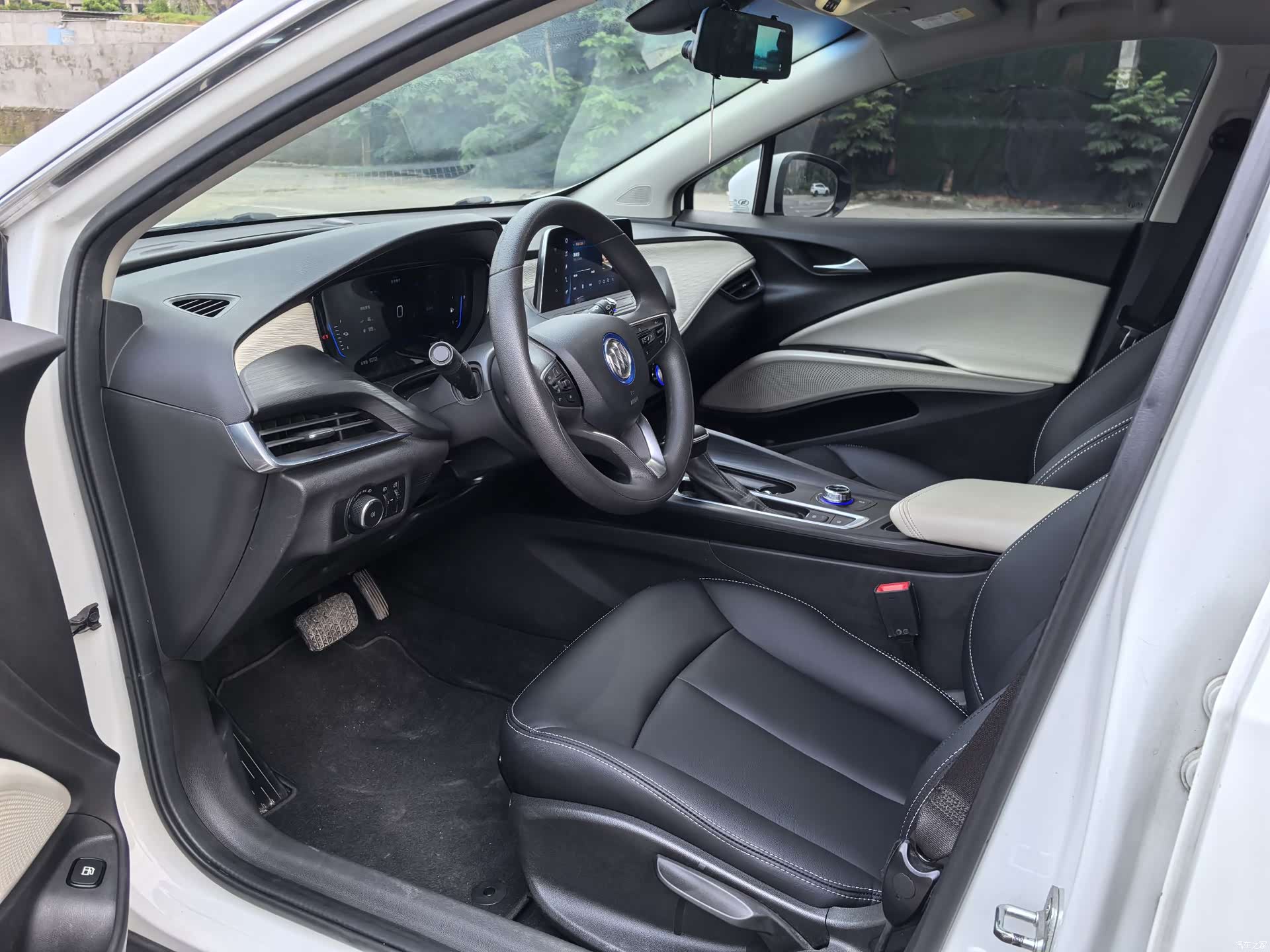Buick Velite, 2022 10