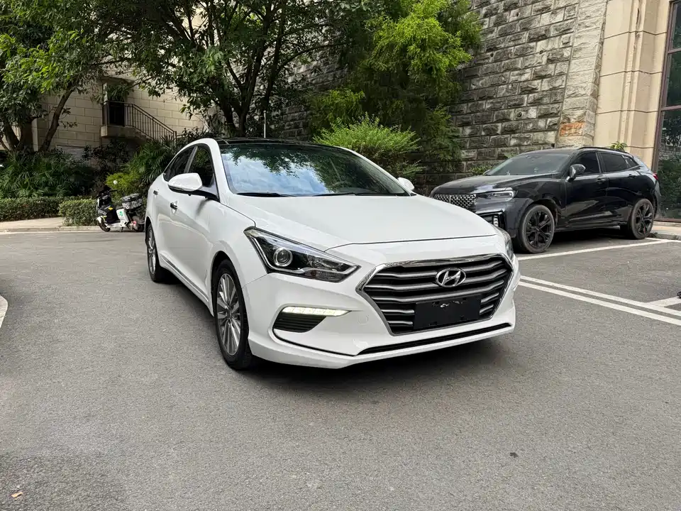 Hyundai Name picture