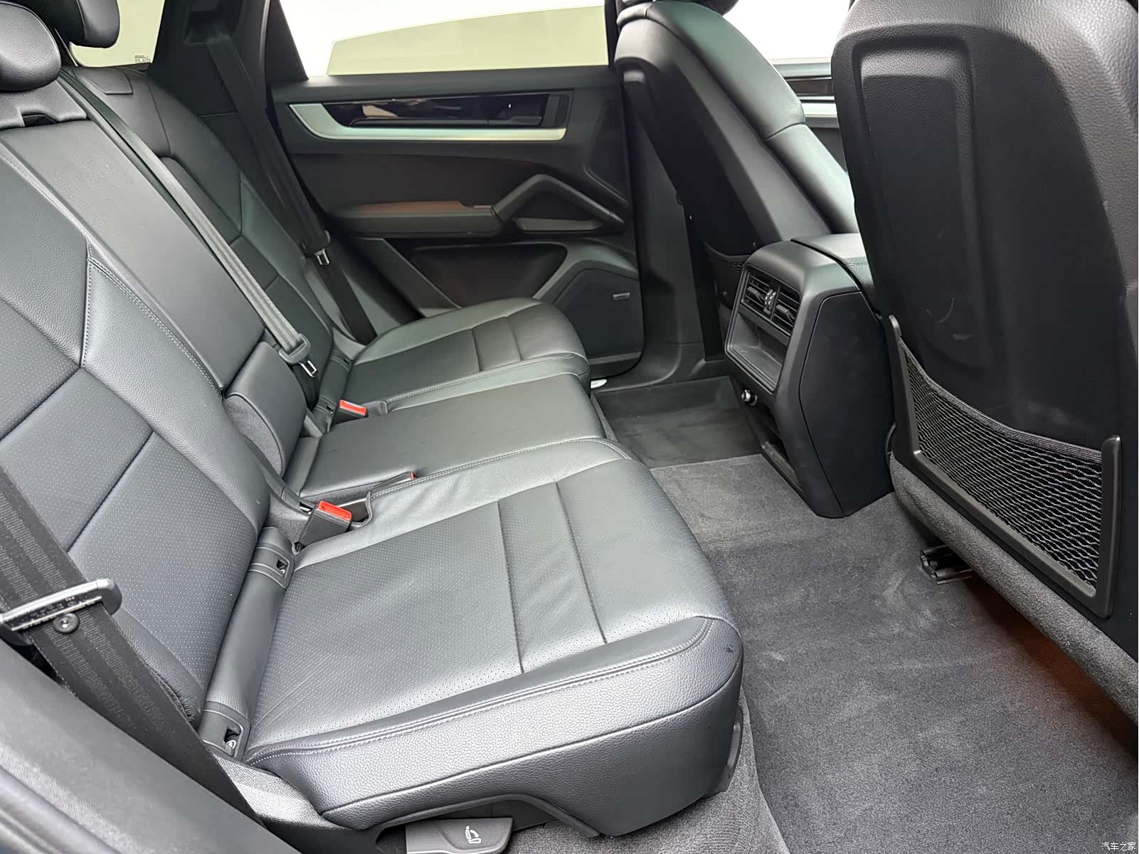 Porsche Cayenne, 2024 все фото