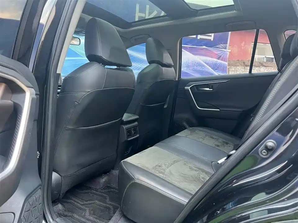 Toyota RAV4 Rongfang