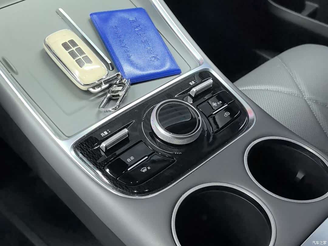 Geely Galaxy L6, 2025 14