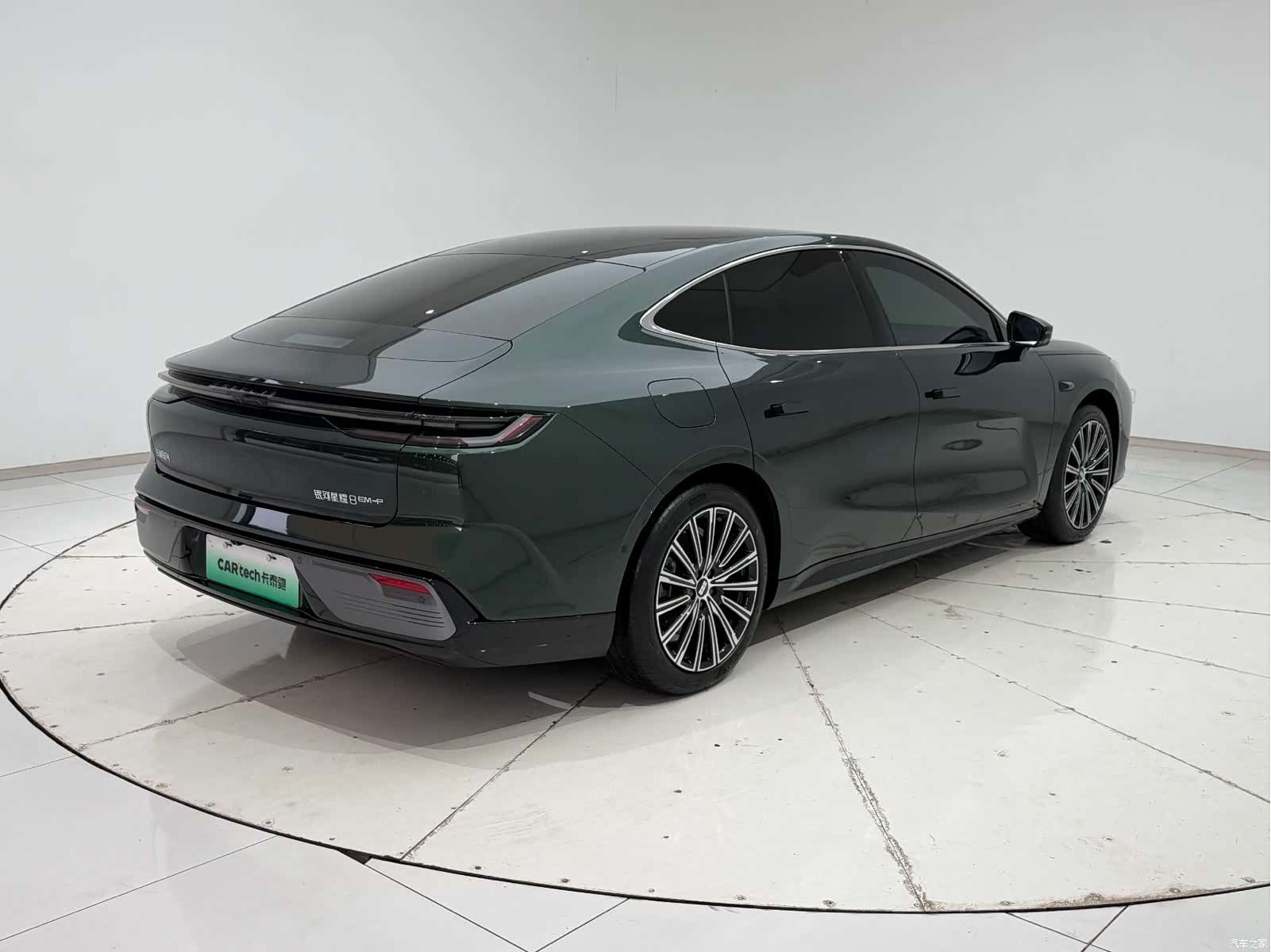 Geely 8, 2025 8