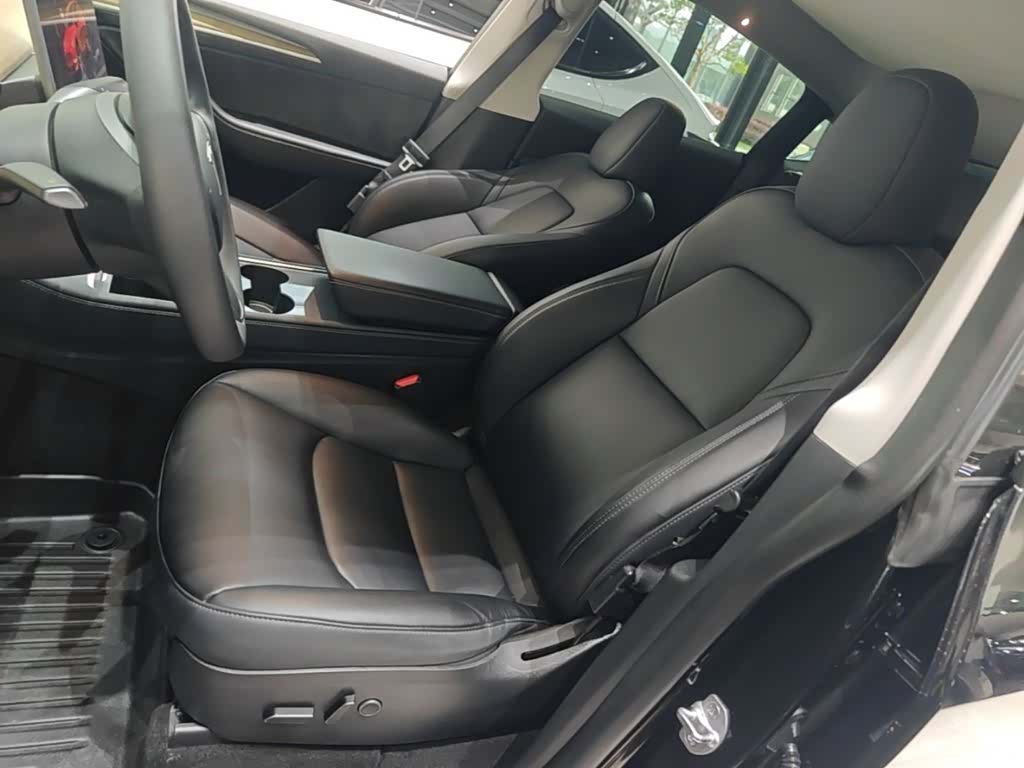 Tesla Model Y, 2022 15