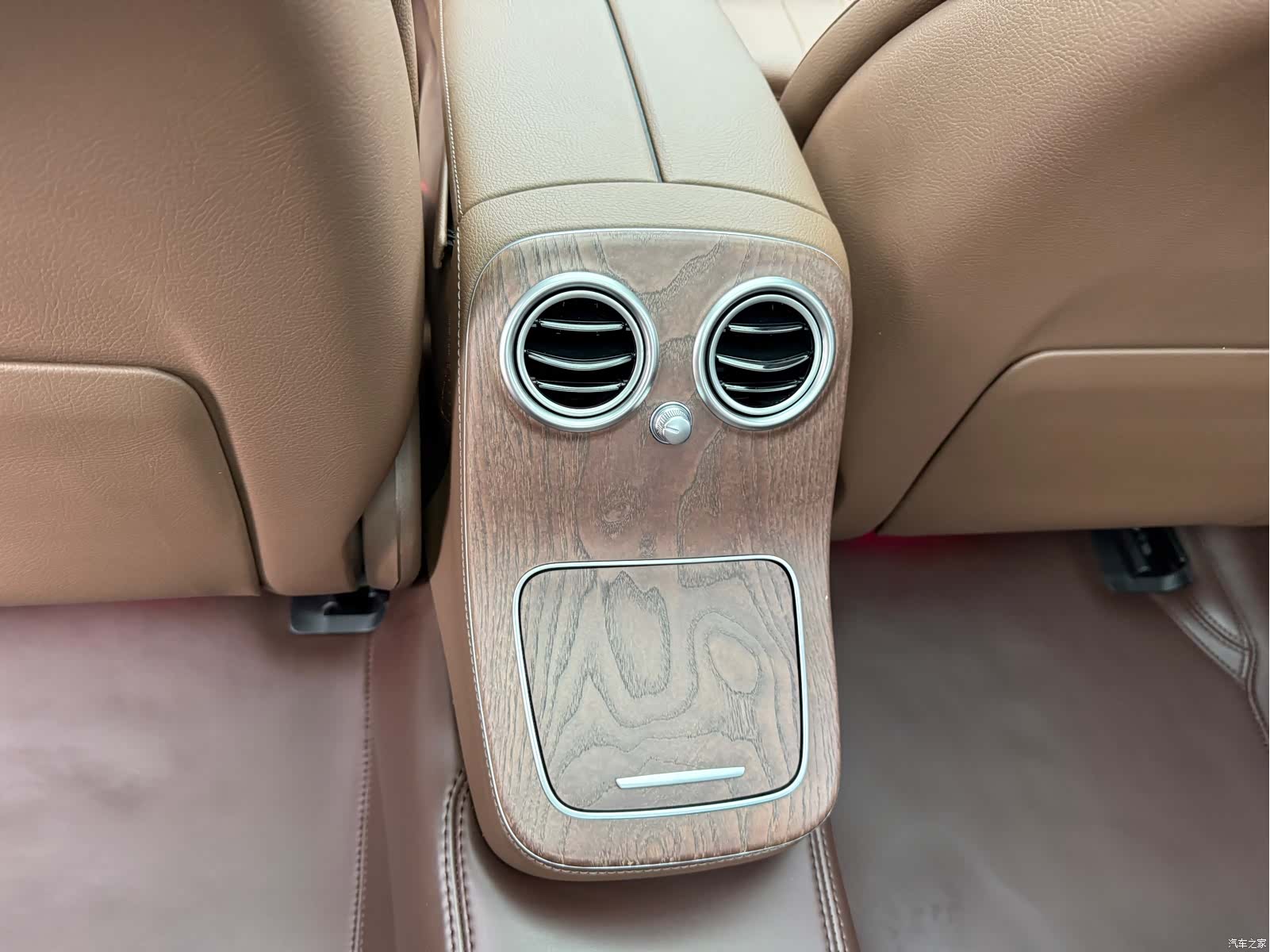 Mercedes-Benz E-Class, 2022 34