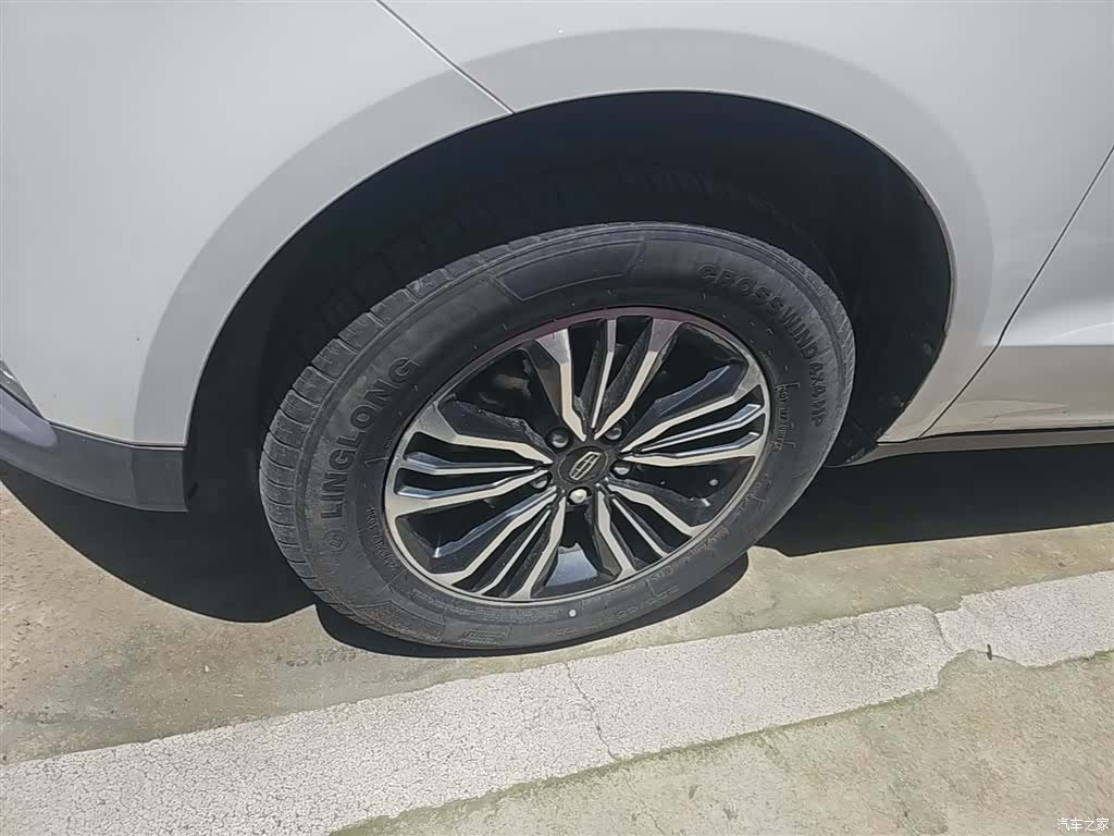 Geely X6, 2017 23