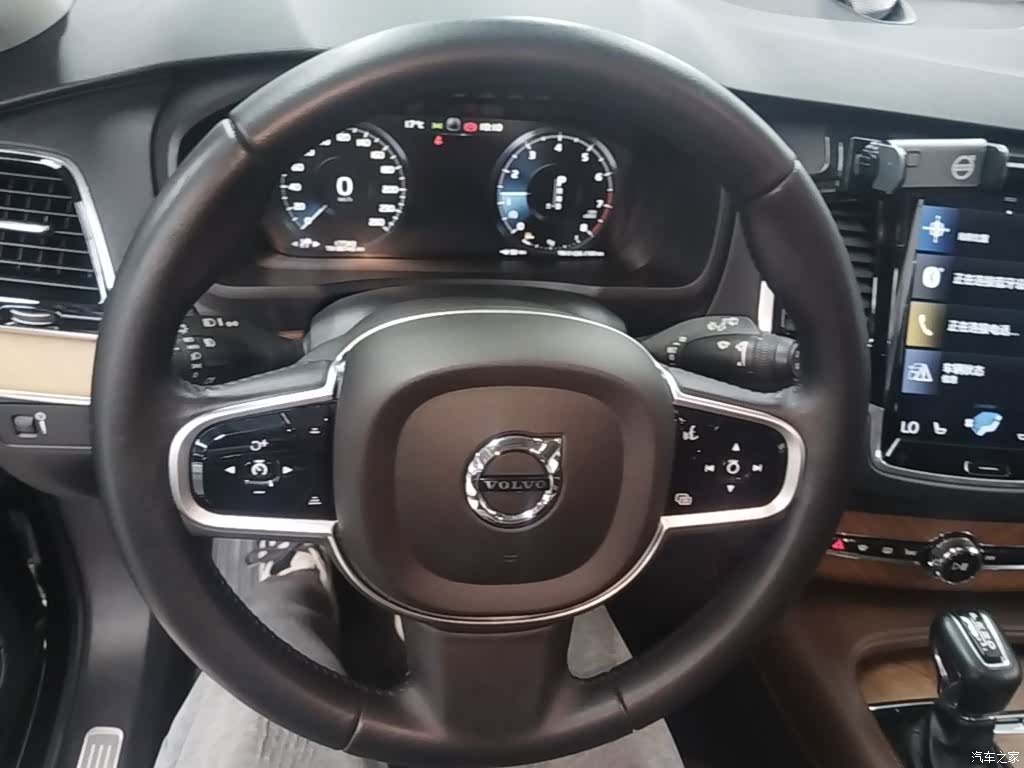 Volvo XC90, 2018 11