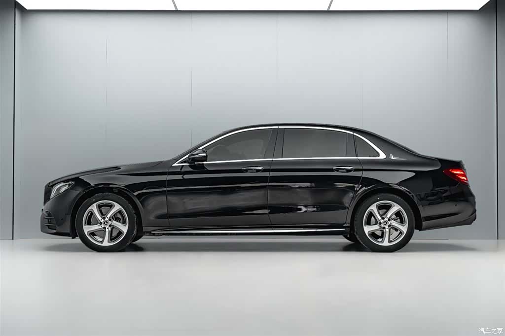 Mercedes-Benz E-Class, 2020 4