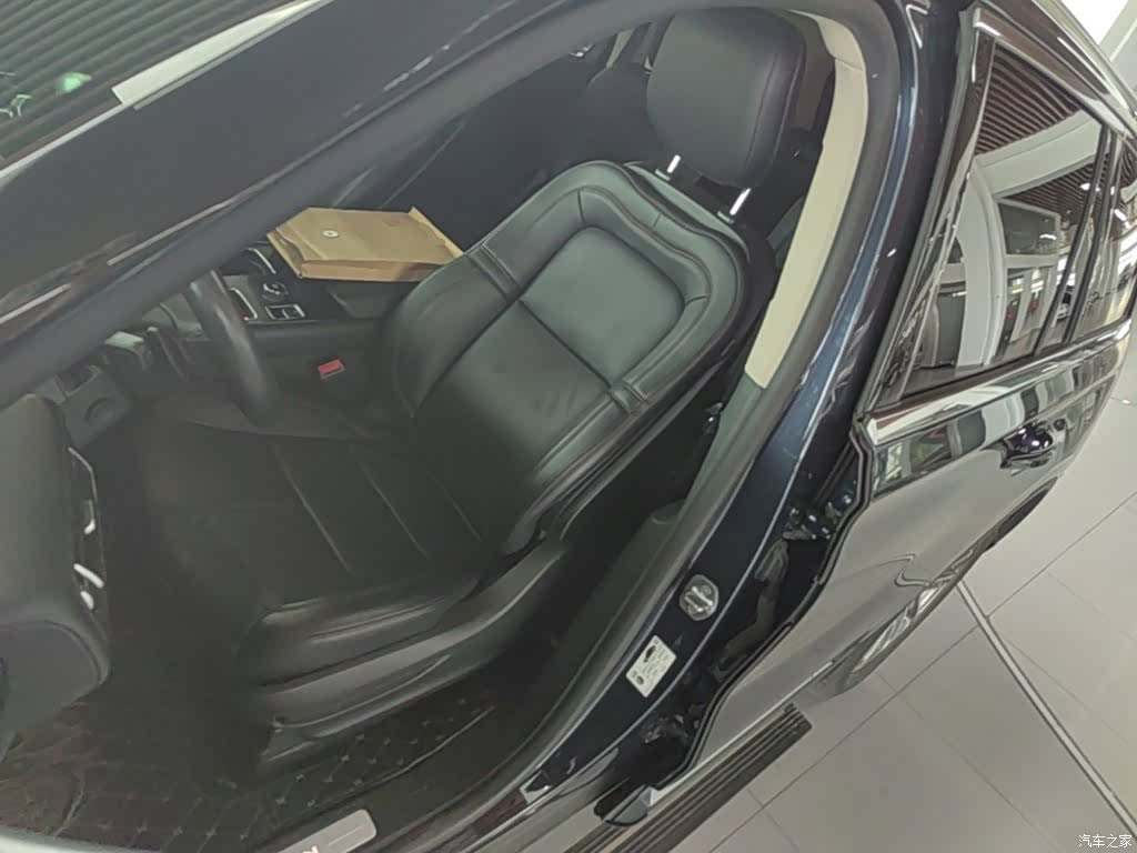 Lincoln Aviator, 2021 15