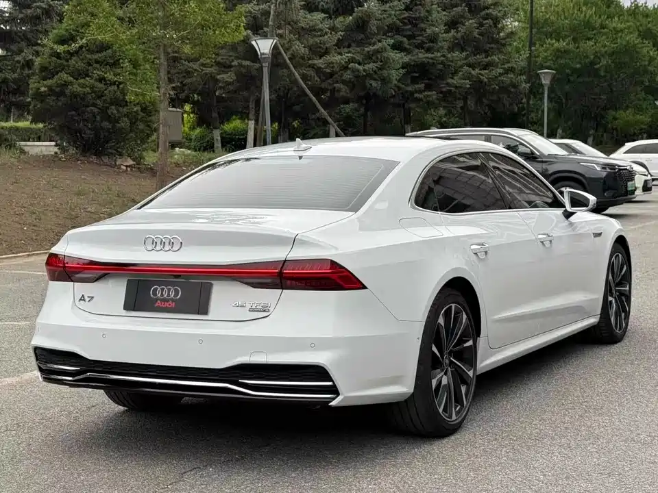 Audi A7L