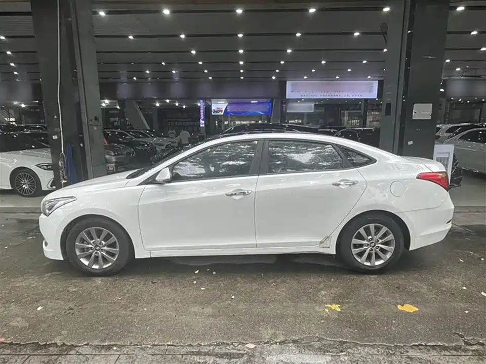 Hyundai Name picture