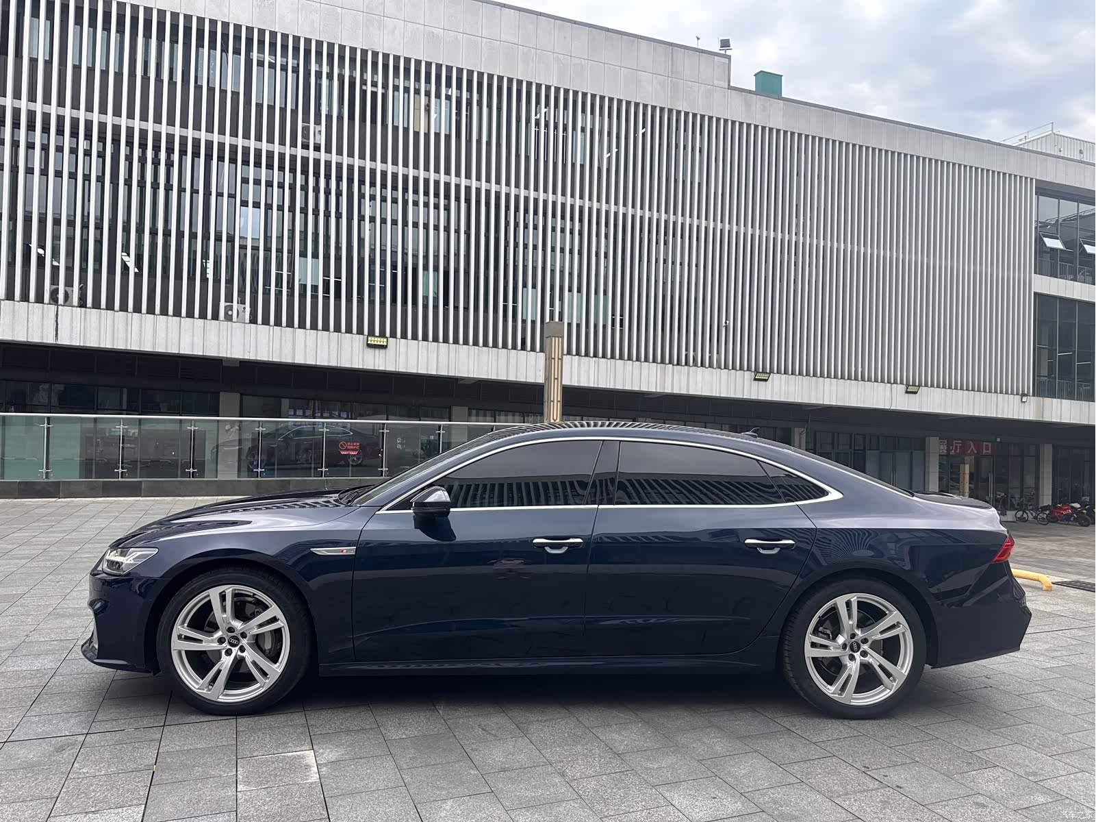 Audi A7L, 2024 3