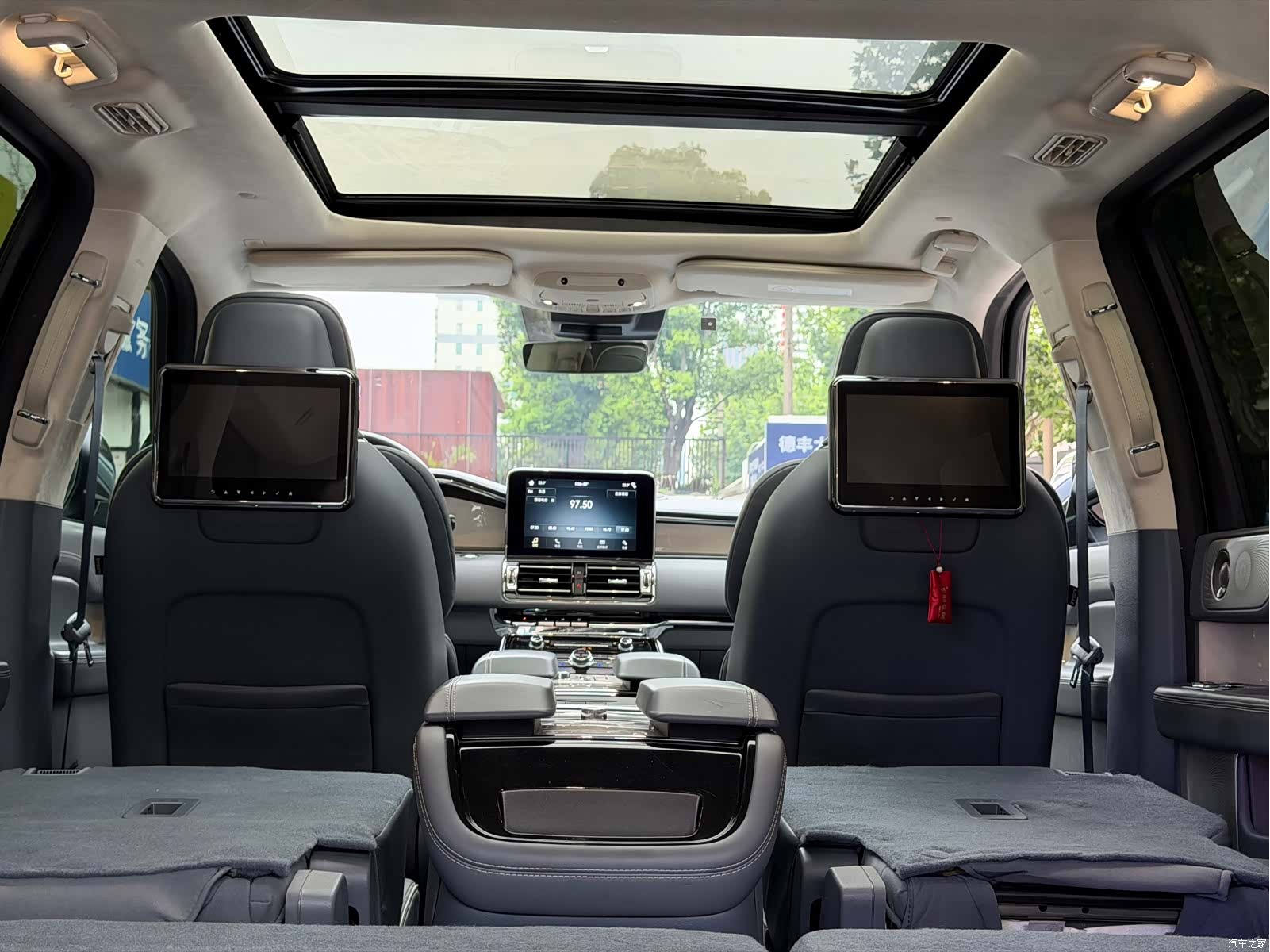 Lincoln Navigator, 2020 6