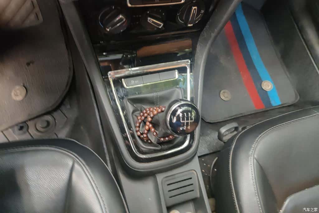 Volkswagen Bora, 2013 16