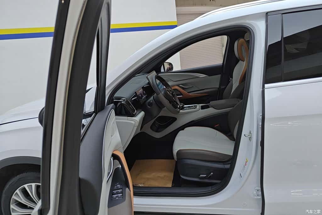 BYD Song, 2023 9
