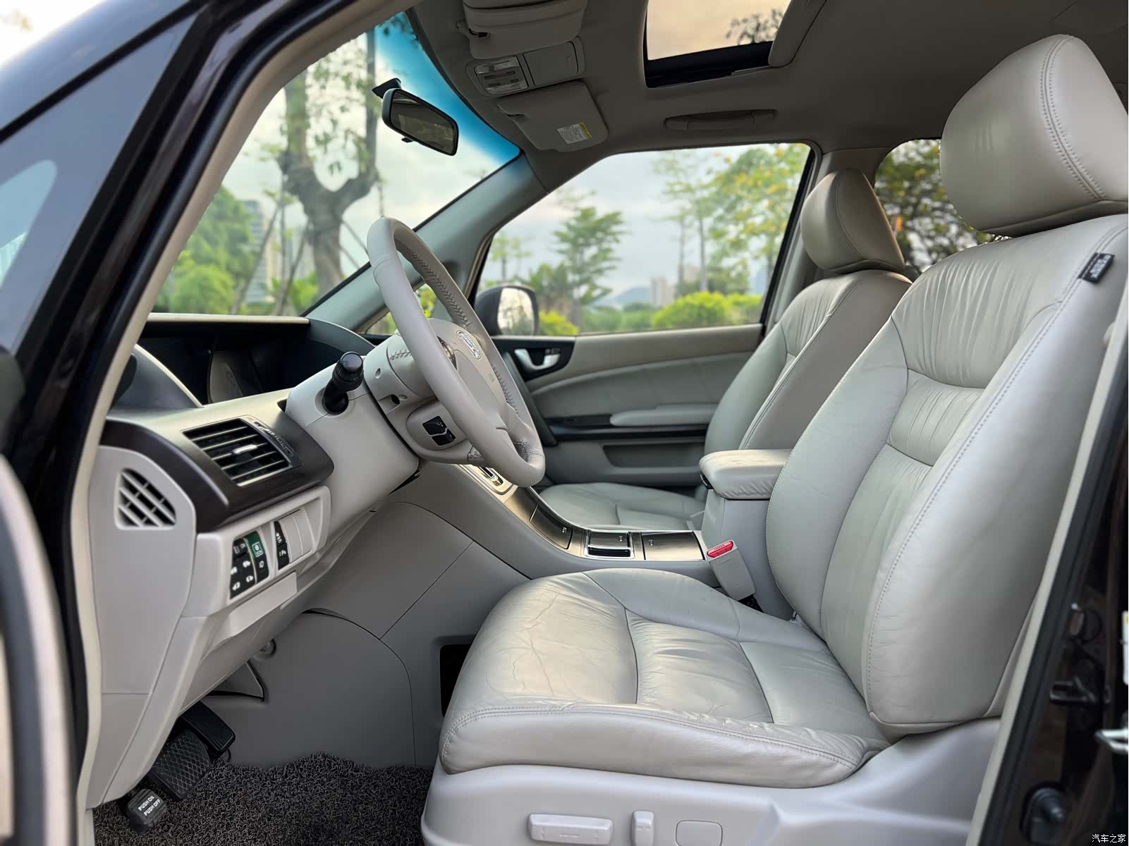 Honda Elysion, 2015 7