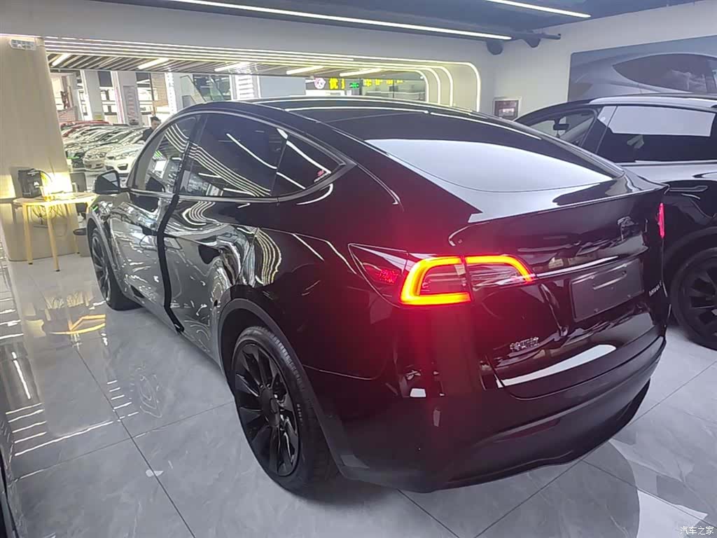 Tesla Model Y, 2022 все фото