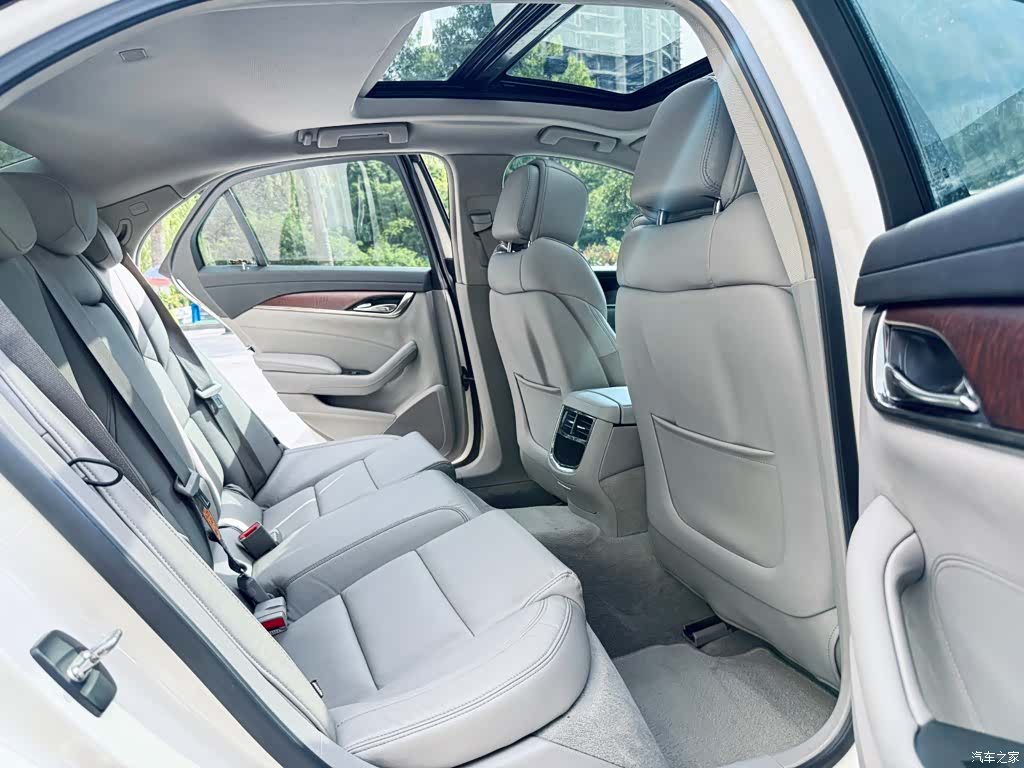 Cadillac CTS, 2015 14