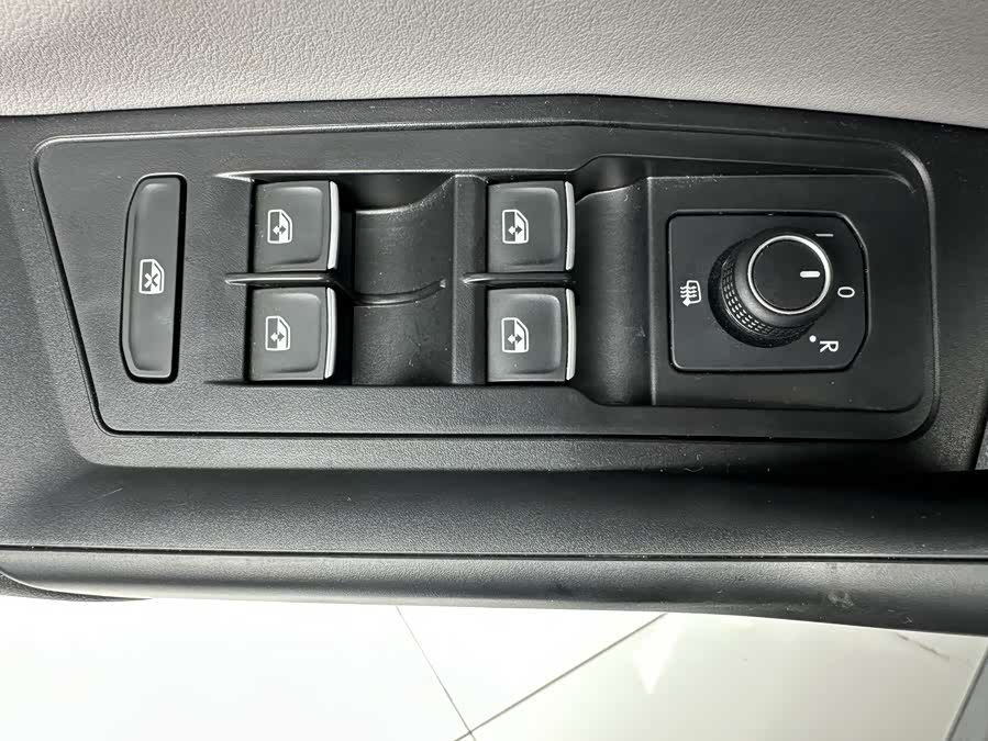 Volkswagen T-ROC 2023, фото 14