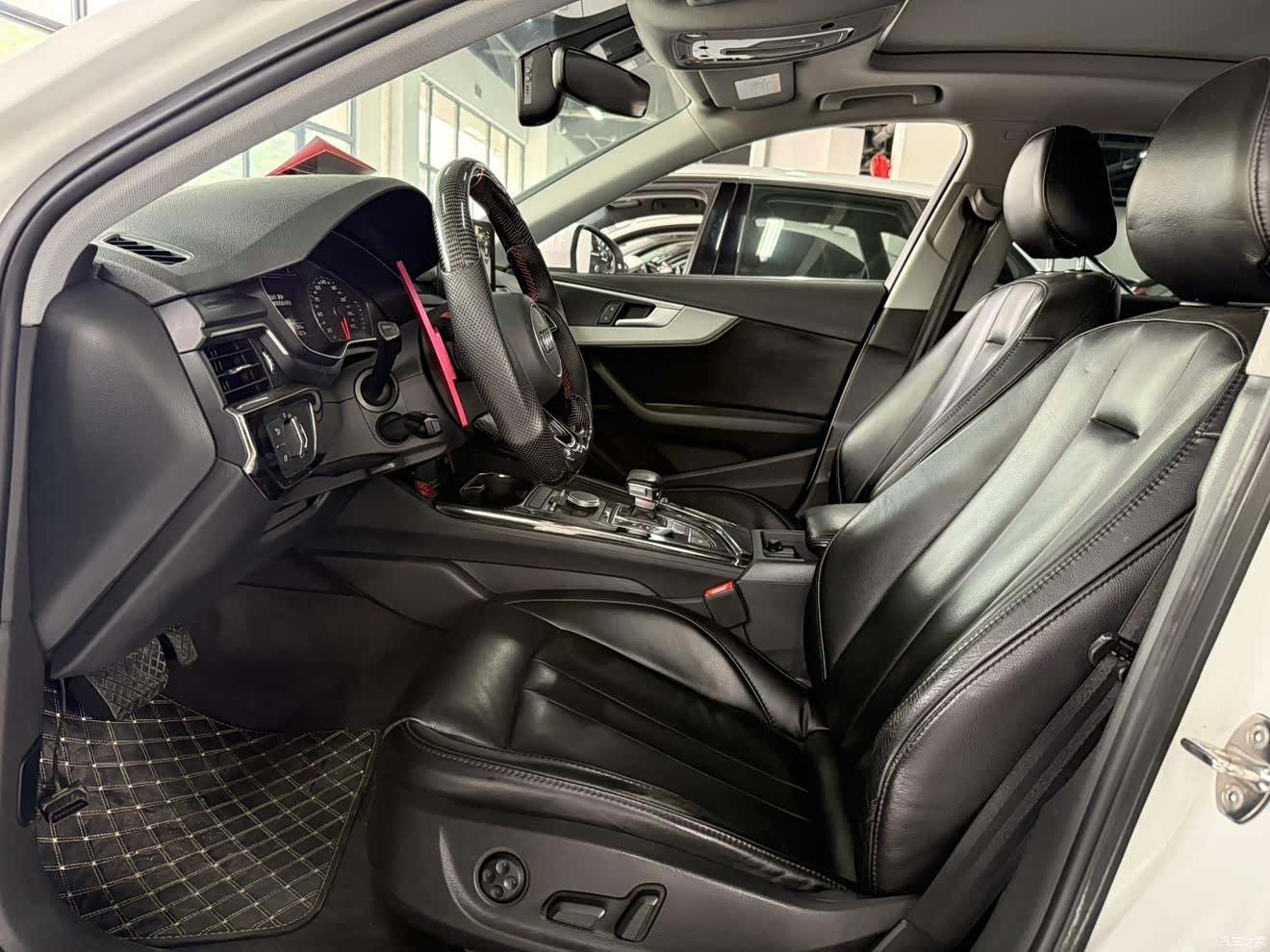 Audi A4L, 2018 все фото