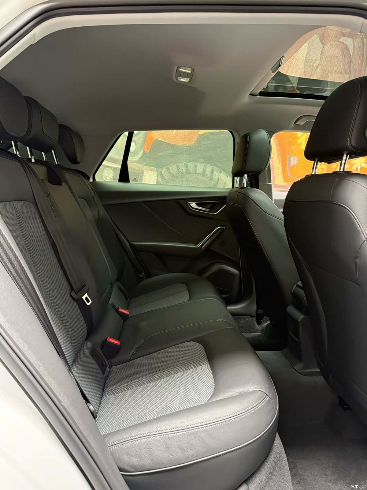 Audi Q2L, 2019 9