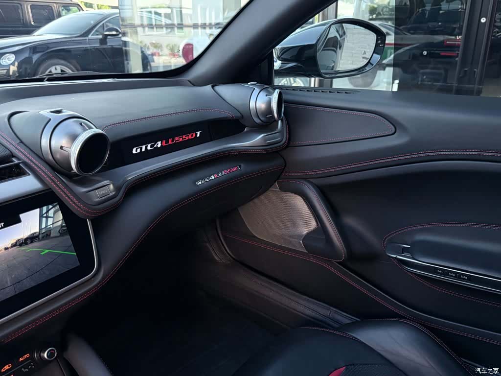 Ferrari GTC4Lus, 2019 23