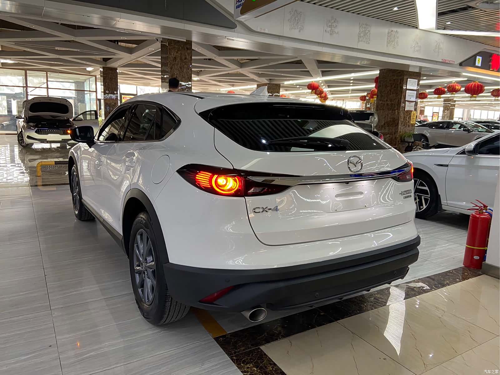 Mazda CX-4, 2023 4