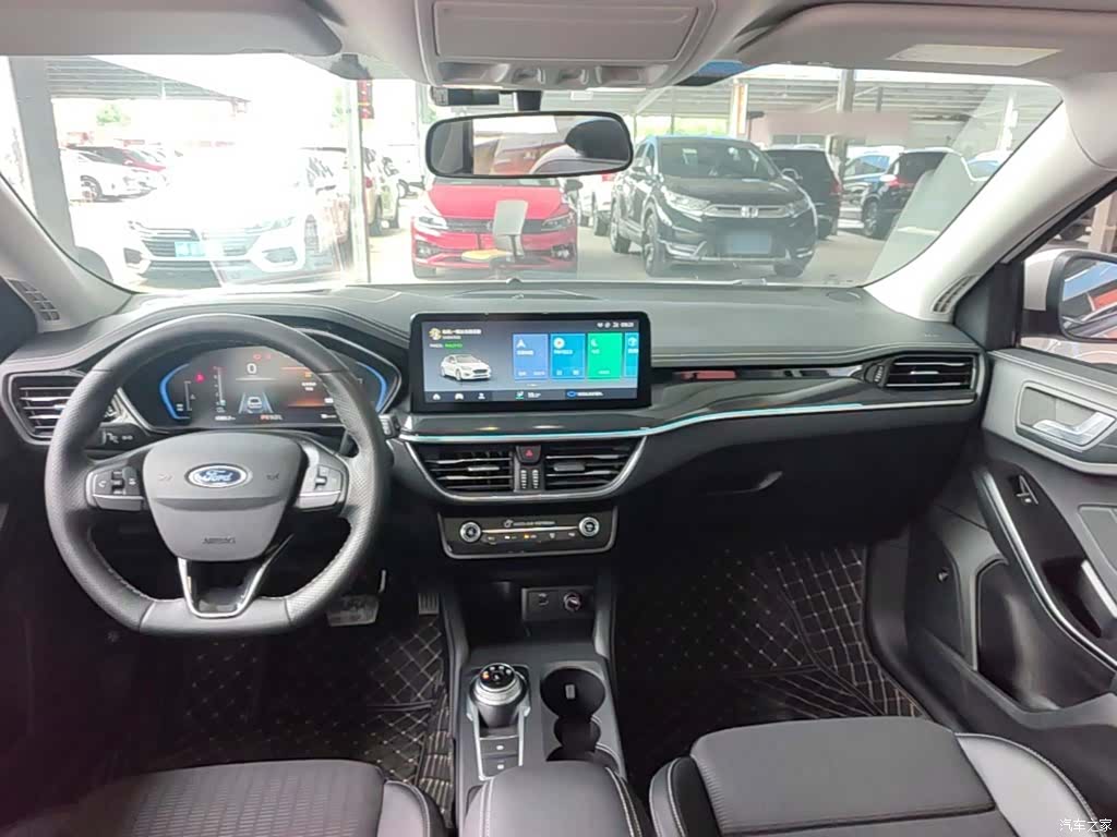 Ford Focus, 2022 10