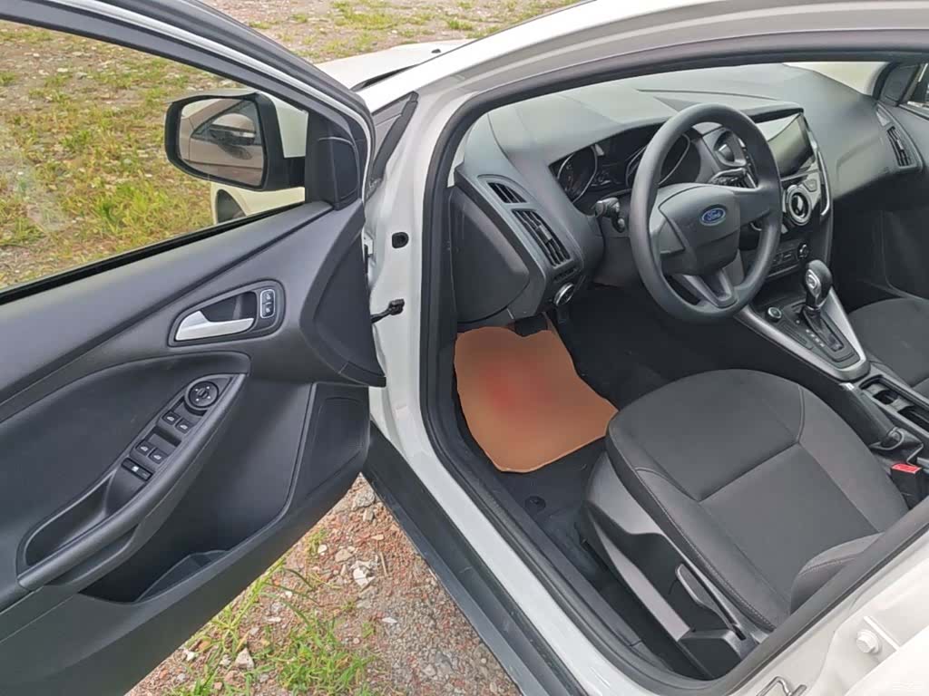 Ford Focus, 2017 16